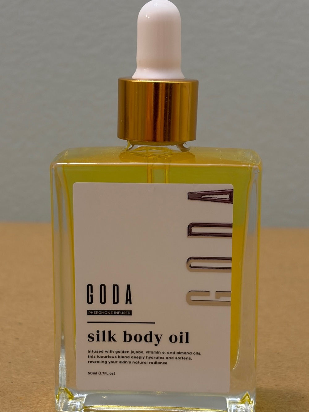 GODA Silk Hydrating Body Oil- NEW/Never Used- Taken Out for Photo Only-1.7 FL oz - Picture 4 of 11